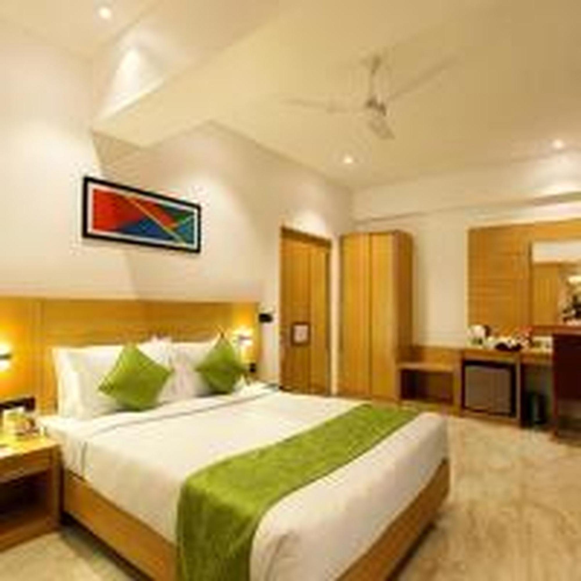 Park Residency Kodungallur Thrissur Exterior foto